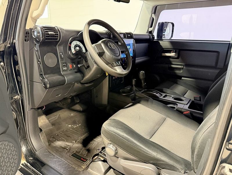 2009 Toyota FJ Cruiser 4WD 4dr Automatic - 22960459 - 28