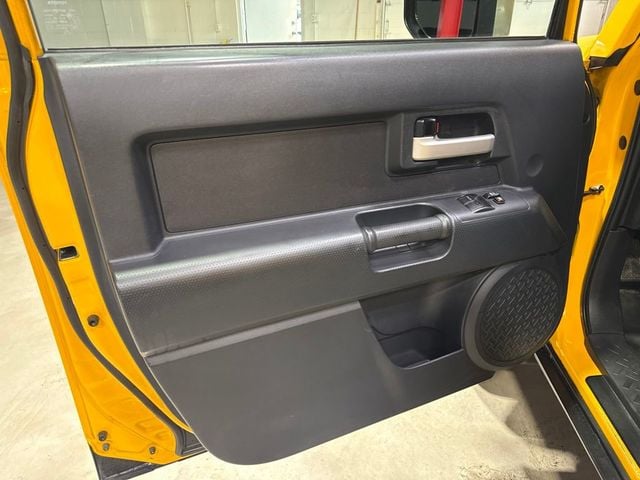 2009 Toyota FJ Cruiser 4WD 4dr Automatic - 23048865 - 17