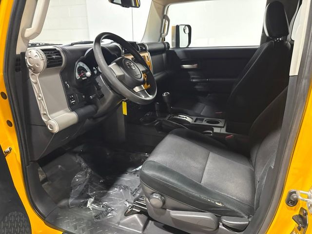 2009 Toyota FJ Cruiser 4WD 4dr Manual - 23048865 - 16