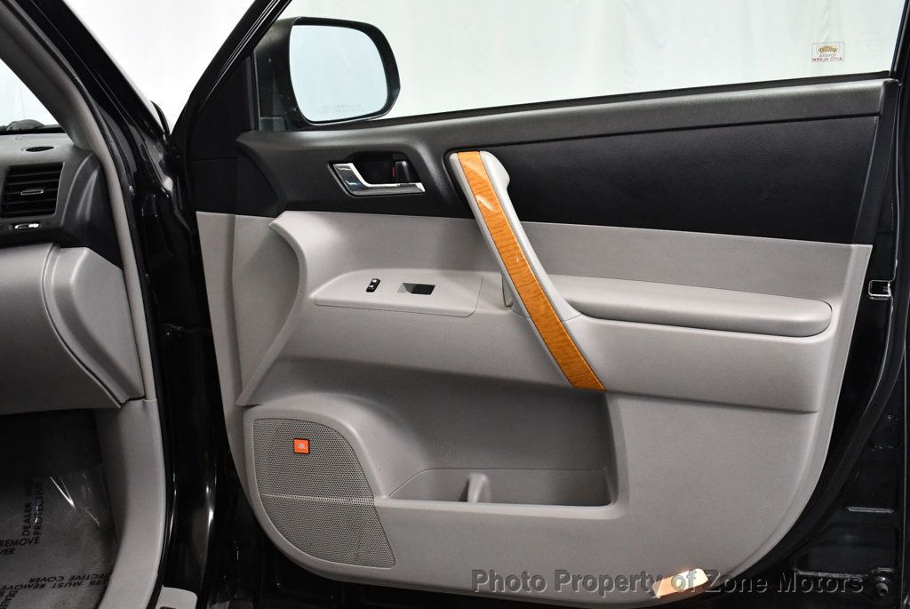 2009 Toyota Highlander Hybrid Limited photo 14