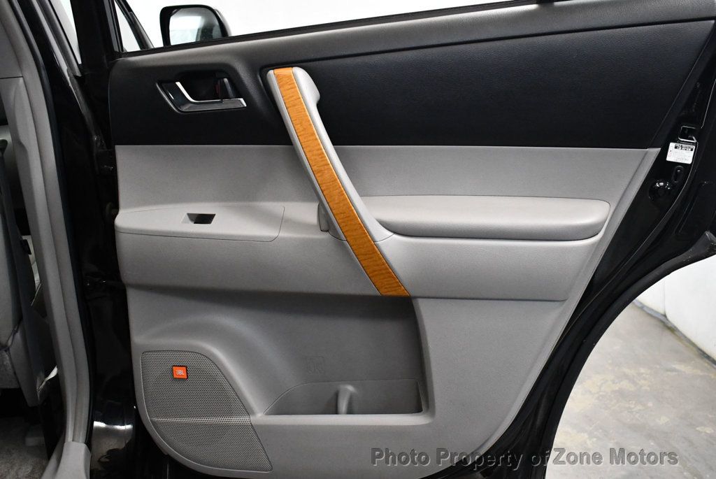 2009 Toyota Highlander Hybrid Limited photo 18