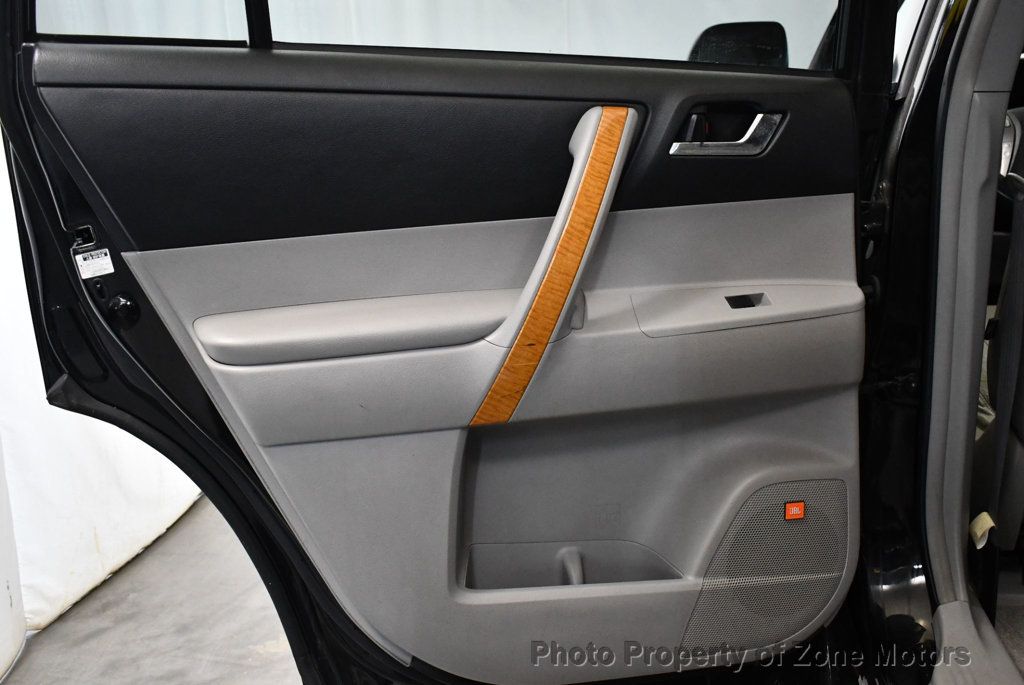 2009 Toyota Highlander Hybrid Limited photo 22