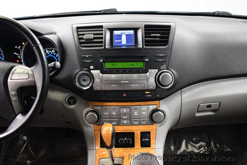 2009 Toyota Highlander Hybrid Limited photo 23