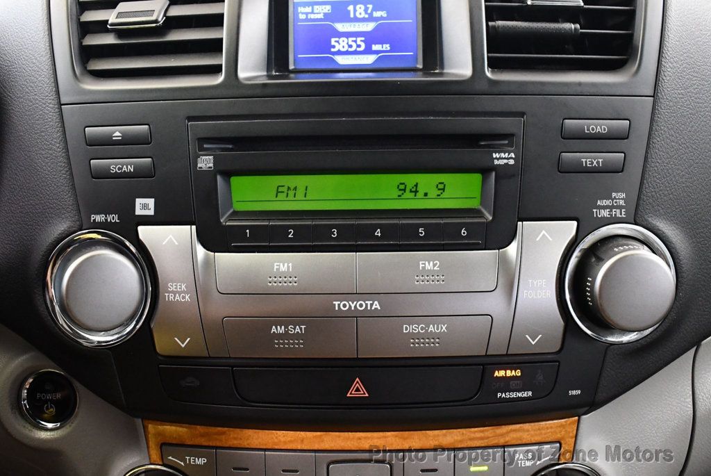 2009 Toyota Highlander Hybrid Limited photo 32