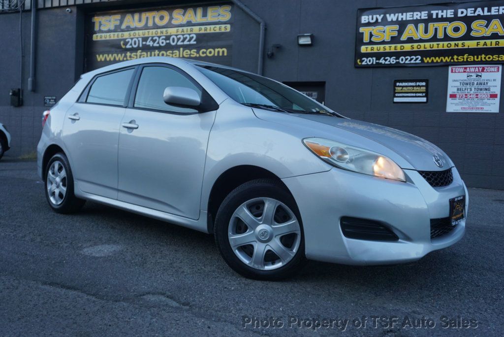 2009 Toyota Matrix 5dr Wagon Automatic FWD 1-OWNER CLEAN CARFAX LOW MILES  - 23098708 - 0