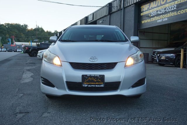 2009 Toyota Matrix 5dr Wagon Automatic FWD 1-OWNER CLEAN CARFAX LOW MILES  - 23098708 - 1