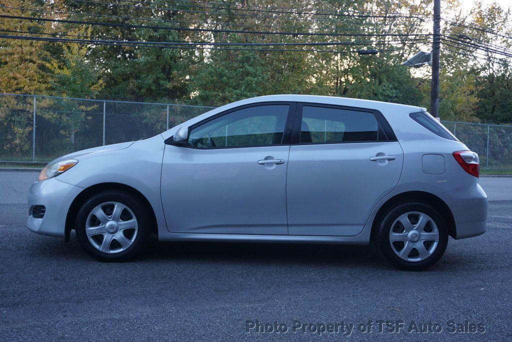 2009 Toyota Matrix 5dr Wagon Automatic FWD 1-OWNER CLEAN CARFAX LOW MILES  - 23098708 - 3