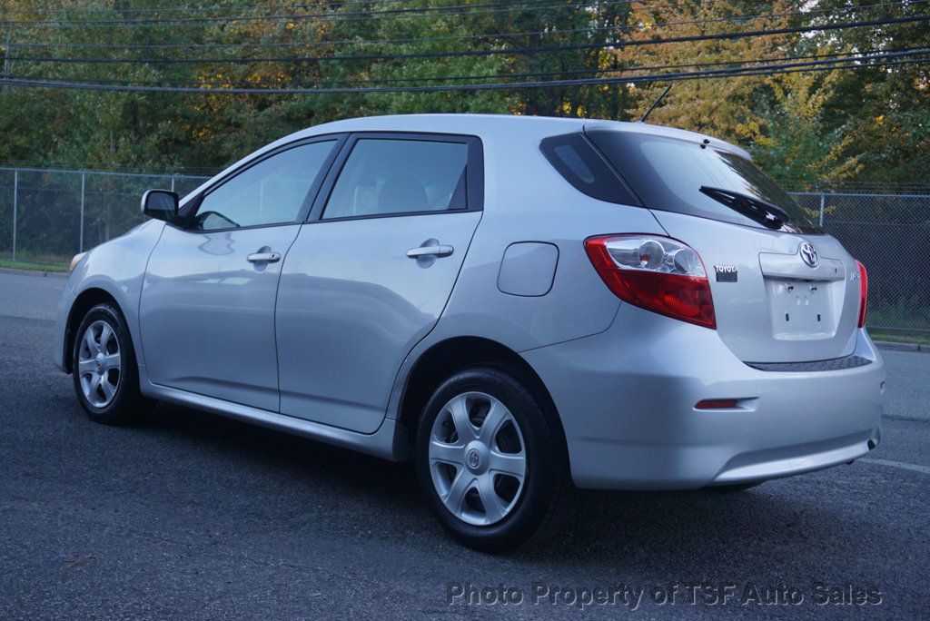 2009 Toyota Matrix 5dr Wagon Automatic FWD 1-OWNER CLEAN CARFAX LOW MILES  - 23098708 - 4