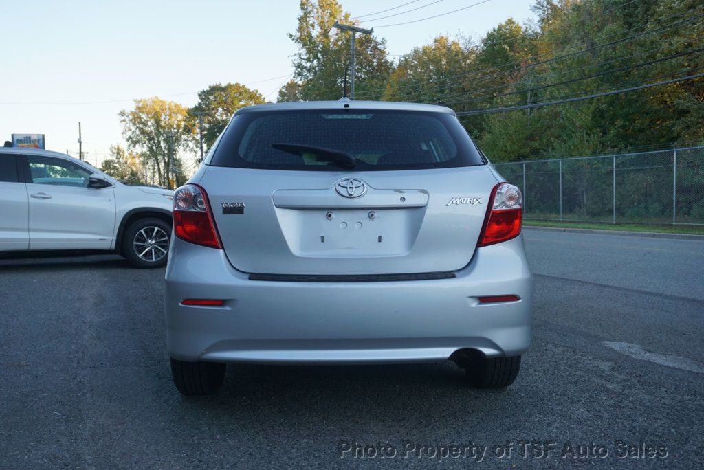 2009 Toyota Matrix 5dr Wagon Automatic FWD 1-OWNER CLEAN CARFAX LOW MILES  - 23098708 - 5