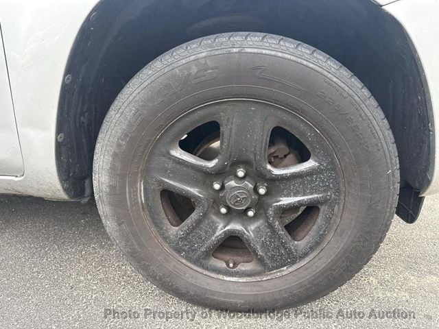 2009 Toyota RAV4 4WD 4dr 4-cyl 4-Speed Automatic - 23035701 - 17
