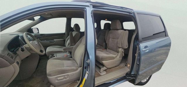 2009 Toyota Sienna 5dr 7-Passenger Van LE AWD - 22997397 - 6