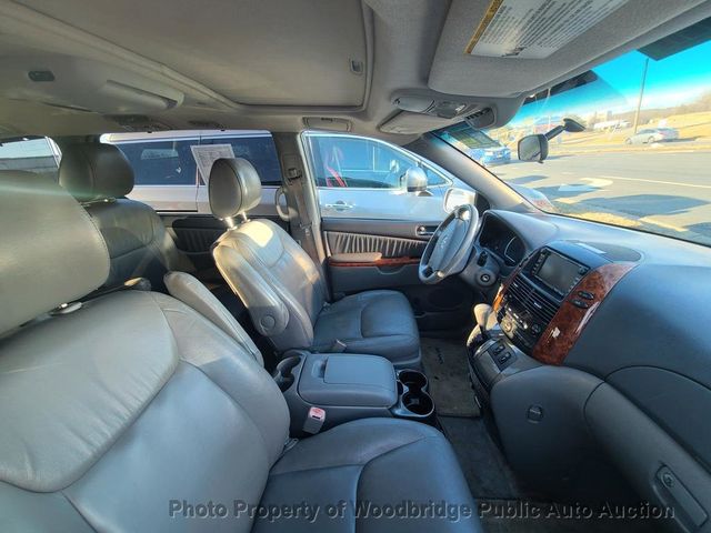 2009 Toyota Sienna XLE - 22726596 - 8