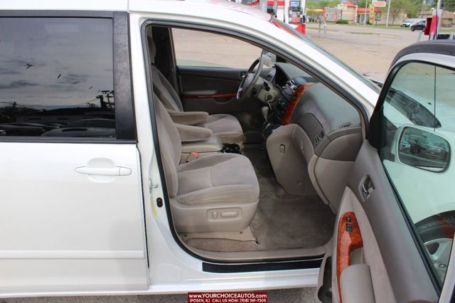 2009 Toyota Sienna XLE 7 Passenger 4dr Mini Van - 22421832 - 14