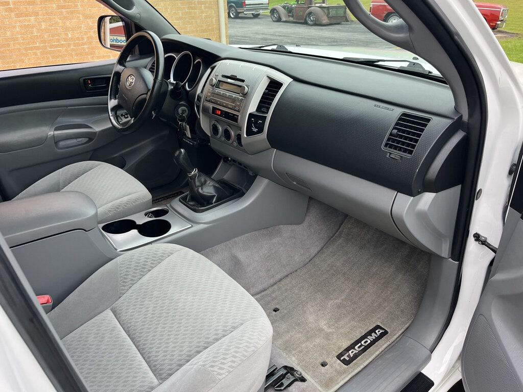 2009 Toyota Tacoma CLEAN CARFAX - 23066484 - 12