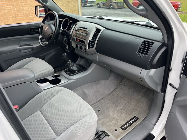 2009 Toyota Tacoma CLEAN CARFAX - 23066484 - 12