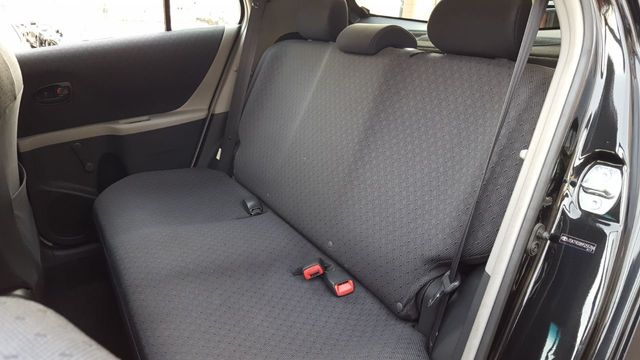 2009 Toyota Yaris Hatchback - 18473986 - 10
