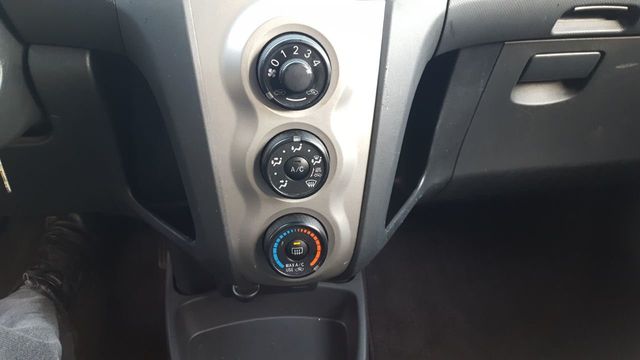 2009 Toyota Yaris Hatchback - 18473986 - 14