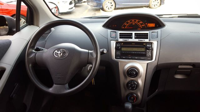 2009 Toyota Yaris Hatchback - 18473986 - 6