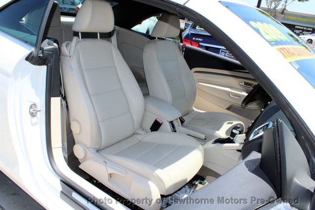 2009 Volkswagen Eos 2dr Convertible DSG Komfort - 23035331 - 9