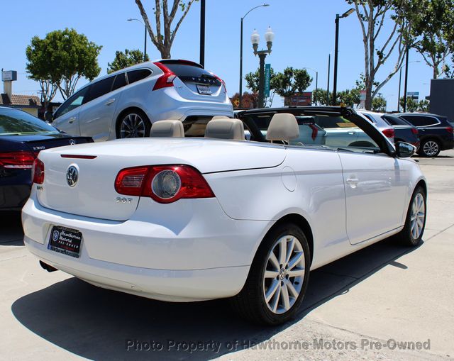 2009 Volkswagen Eos 2dr Convertible DSG Komfort - 23035331 - 15