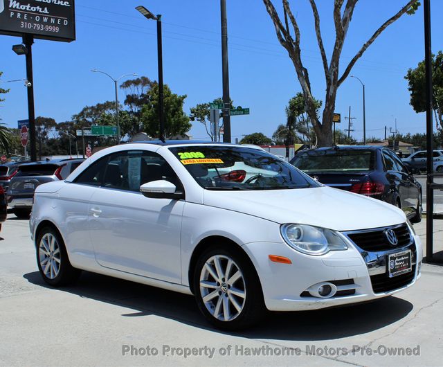 2009 Volkswagen Eos 2dr Convertible DSG Komfort - 23035331 - 4