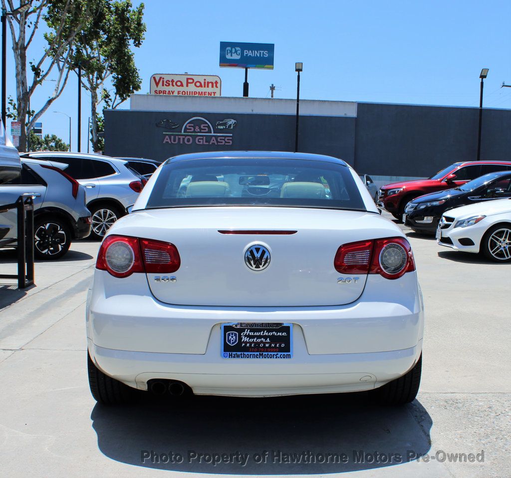 2009 Volkswagen Eos 2dr Convertible DSG Komfort - 23035331 - 6