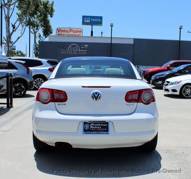 2009 Volkswagen Eos 2dr Convertible DSG Komfort - 23035331 - 6