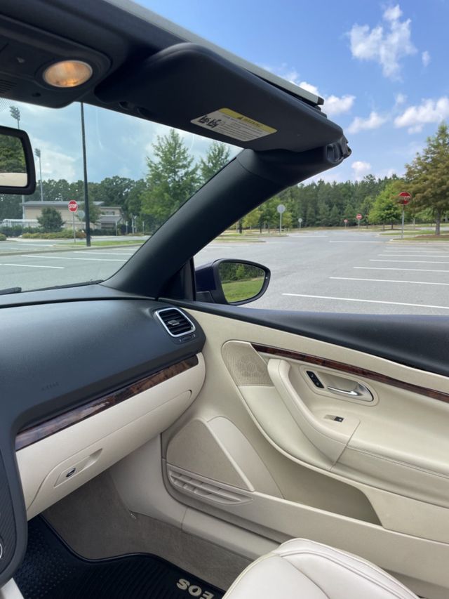 2009 Volkswagen Eos 2dr Convertible DSG Lux - 22557997 - 10