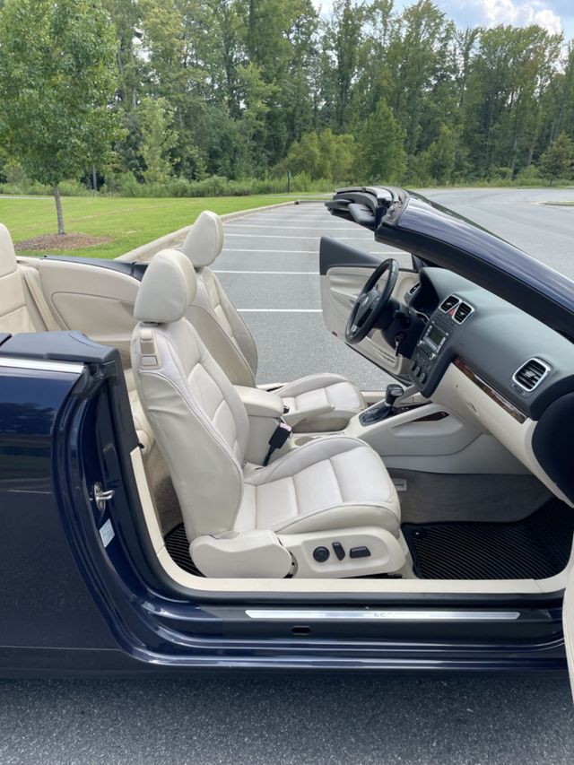 2009 Volkswagen Eos 2dr Convertible DSG Lux - 22557997 - 11