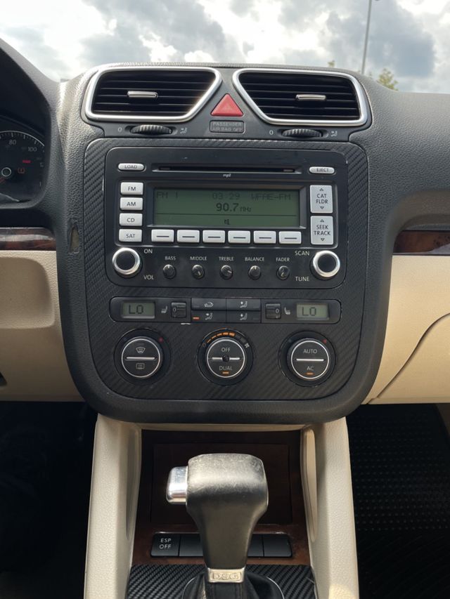 2009 Volkswagen Eos 2dr Convertible DSG Lux - 22557997 - 5
