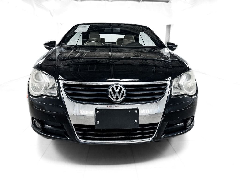 2009 Volkswagen Eos 2.0T Komfort photo 3