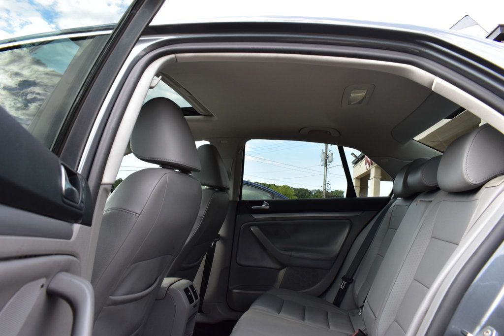 2009 Volkswagen Jetta Sedan 4dr Automatic SE - 23043901 - 19