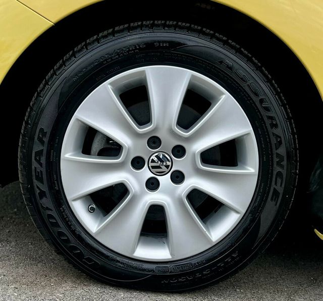 2009 Volkswagen New Beetle Coupe 2dr Automatic S - 23036044 - 17