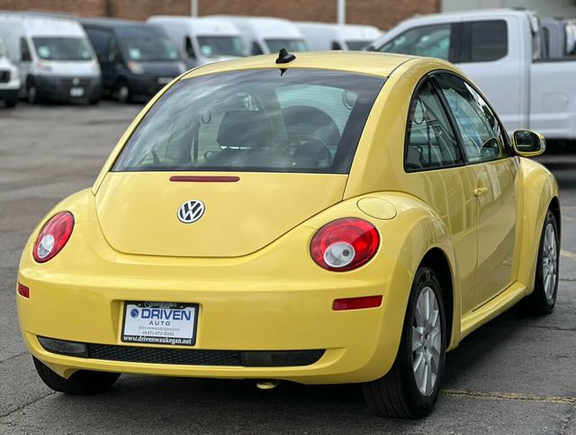 2009 Volkswagen New Beetle Coupe 2dr Automatic S - 23036044 - 4