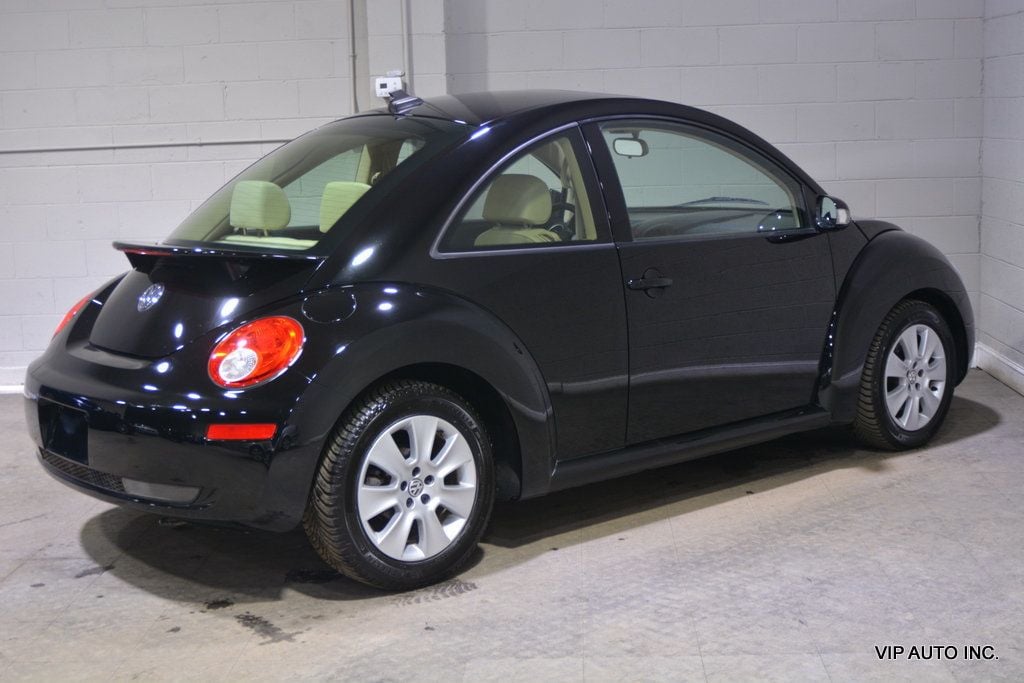 2009 Volkswagen New Beetle Coupe 2dr Automatic S PZEV - 22757173 - 21