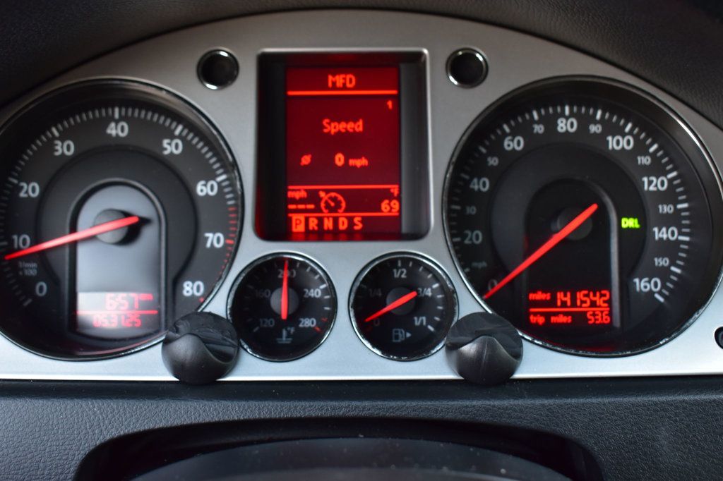 2009 Volkswagen Passat Wagon 4dr Automatic Komfort FWD - 22861059 - 26