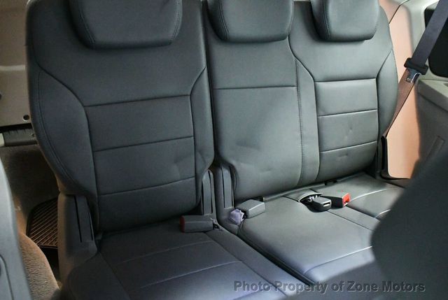 2009 Volkswagen Routan 4dr Wagon SEL Premium - 21820420 - 17