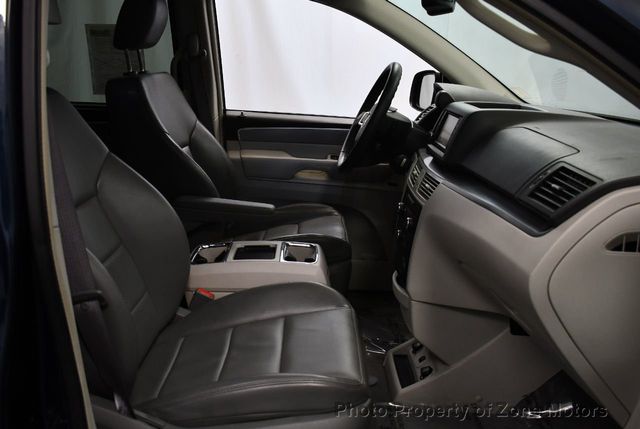 2009 Volkswagen Routan 4dr Wagon SEL Premium - 21820420 - 18