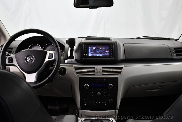 2009 Volkswagen Routan 4dr Wagon SEL Premium - 21820420 - 25