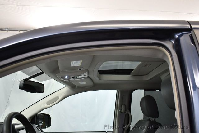 2009 Volkswagen Routan 4dr Wagon SEL Premium - 21820420 - 32