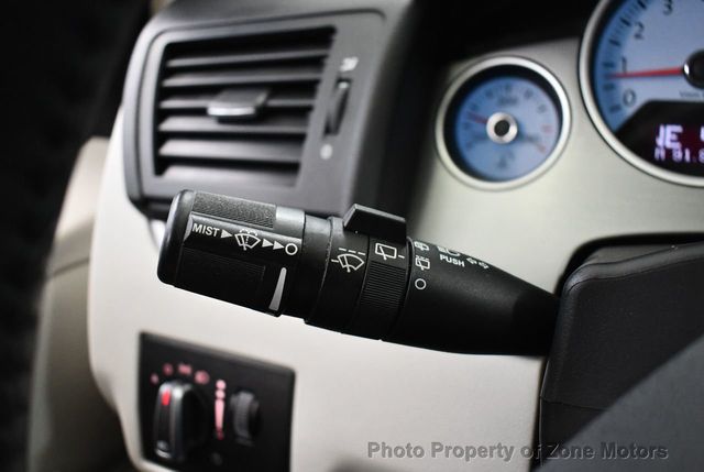 2009 Volkswagen Routan 4dr Wagon SEL Premium - 21820420 - 40