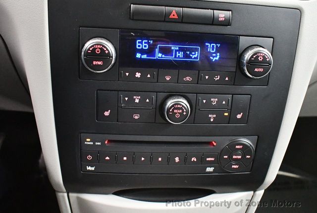 2009 Volkswagen Routan 4dr Wagon SEL Premium - 21820420 - 42