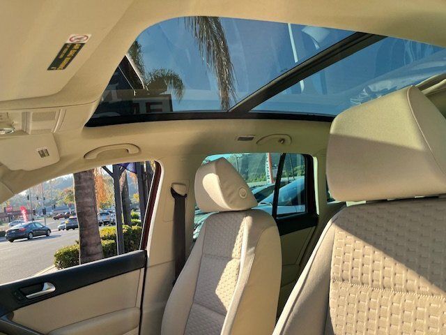 2009 Volkswagen Tiguan SE - 22951154 - 4