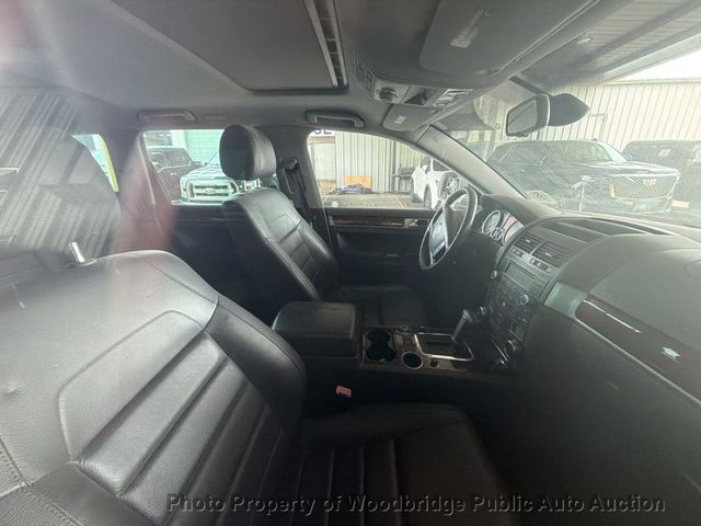 2009 Volkswagen Touareg 2 4dr VR6 - 23053856 - 10