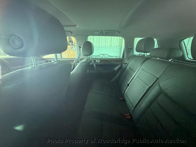 2009 Volkswagen Touareg 2 4dr VR6 - 23053856 - 7