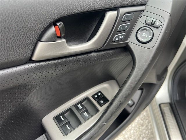 2010 Acura TSX photo 11