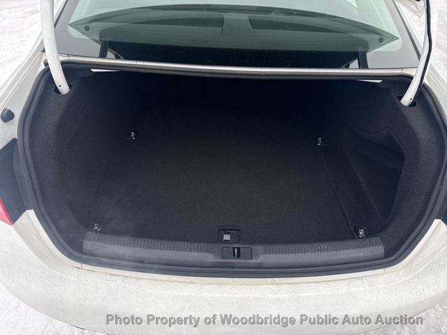 2010 Audi A4 4dr Sedan Automatic quattro 2.0T Premium - 22961412 - 10