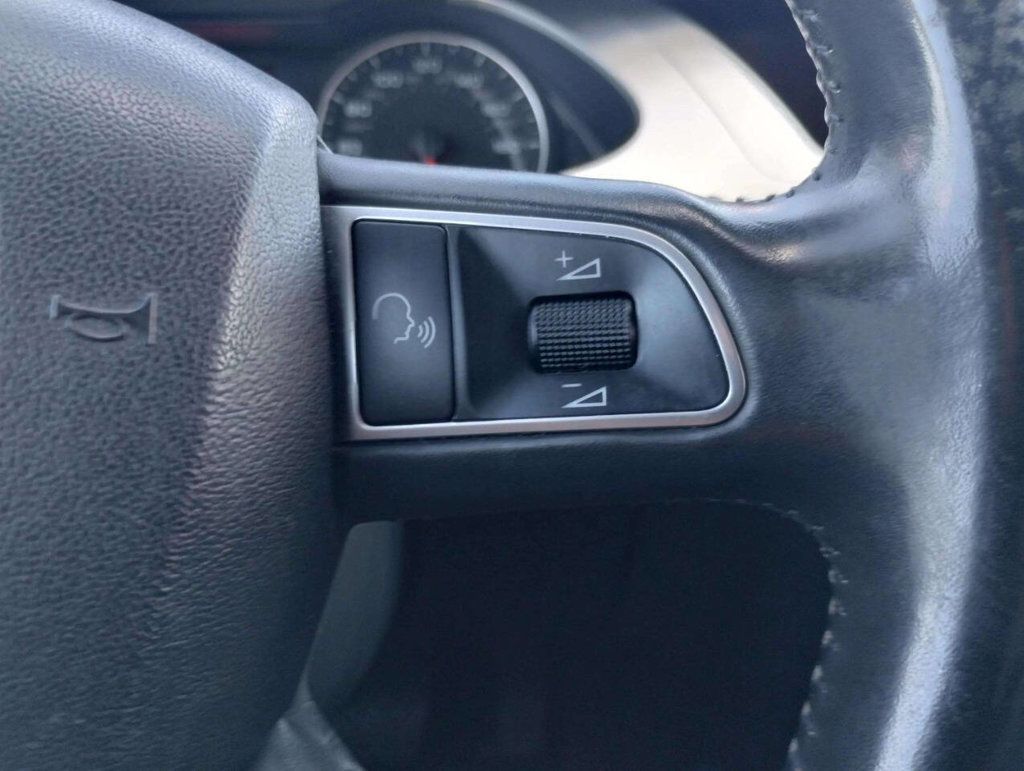 2010 Audi A4 4dr Sedan Automatic quattro 2.0T Premium - 22928593 - 24