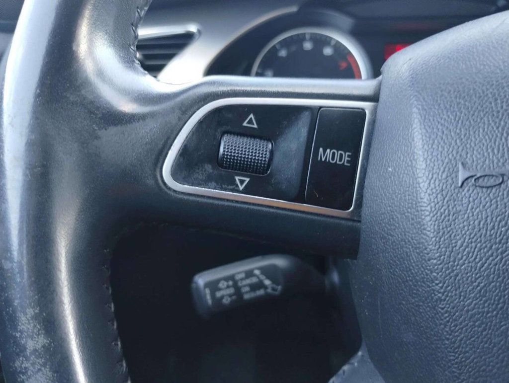 2010 Audi A4 4dr Sedan Automatic quattro 2.0T Premium - 22928593 - 25