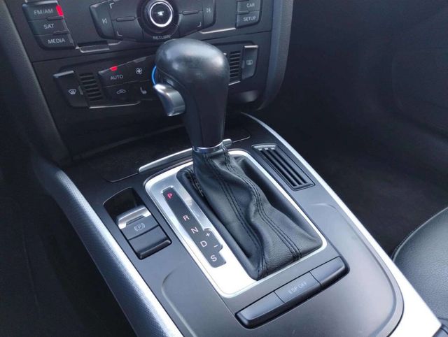 2010 Audi A4 4dr Sedan Automatic quattro 2.0T Premium - 22928593 - 31